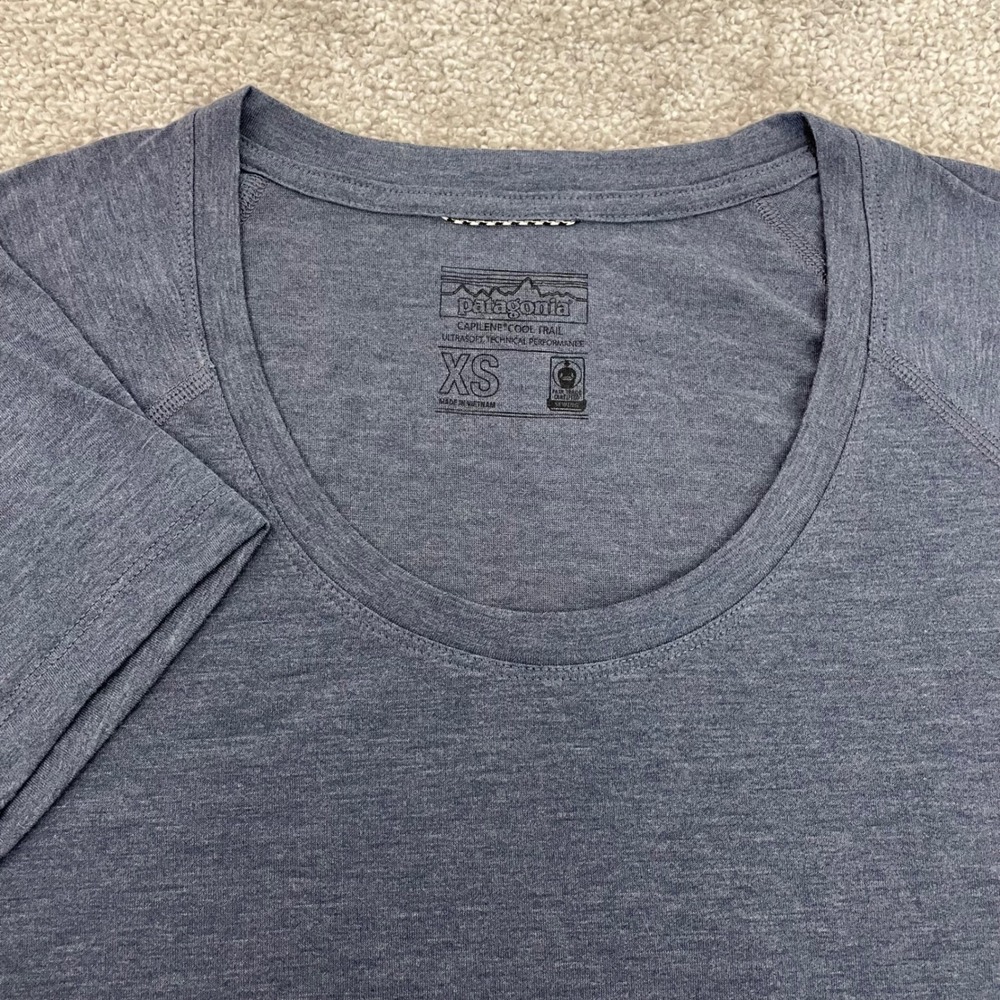 Patagonia XS Capilene Cool Trail Blue Scoop Neck Short Sleeve Womens Layering